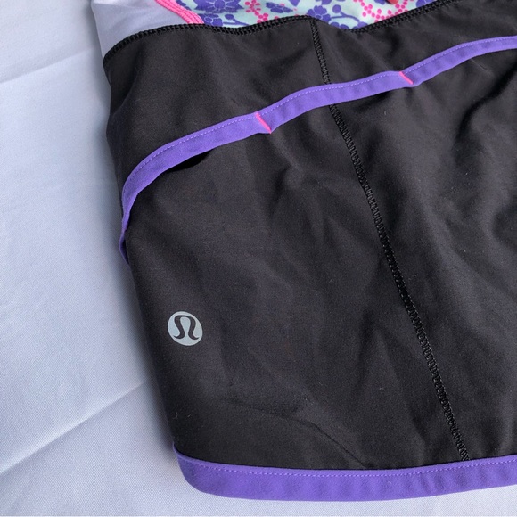 EUC Lululemon Groovy Run Shorts Size Dot 6, 2” Inseam - Picture 4 of 7